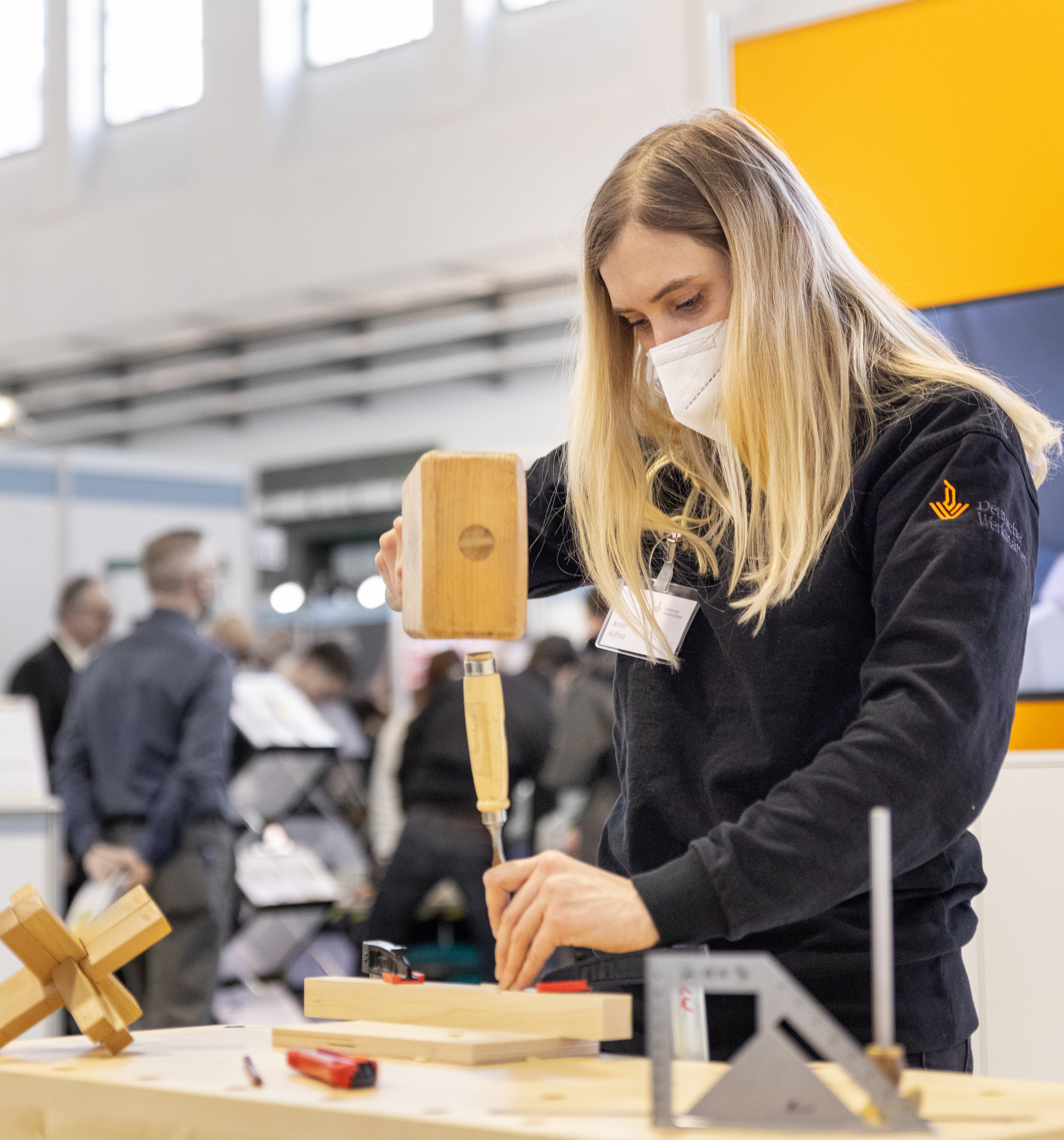 Lehrlingsprobe auf der Messe Karrierestart in Dresden