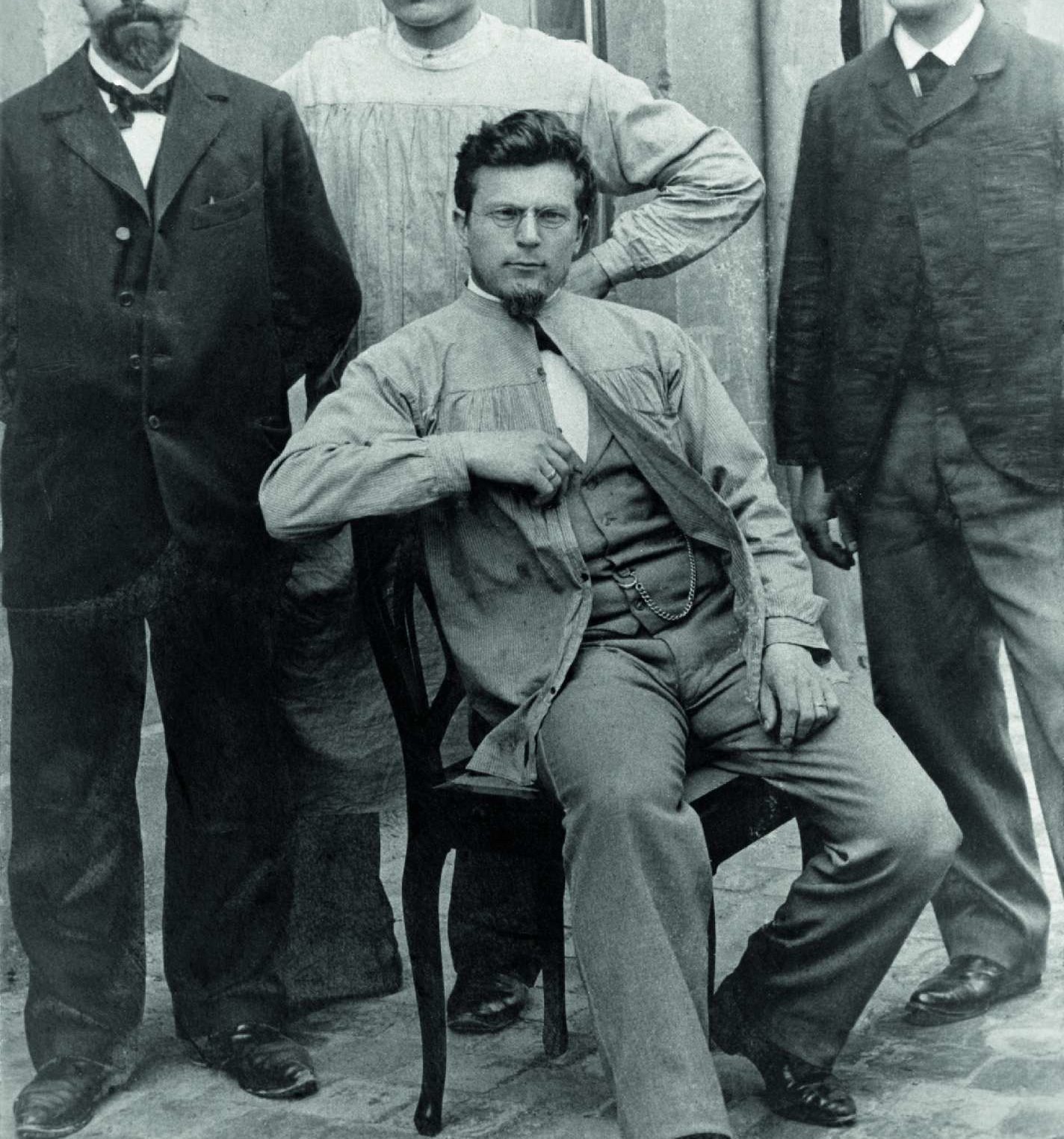 Karl Schmidt, Mitte vorn, um 1900, Firmenarchiv im SHStA Dresden, © DW, 104_09_05, Repro Lothar Sprenger